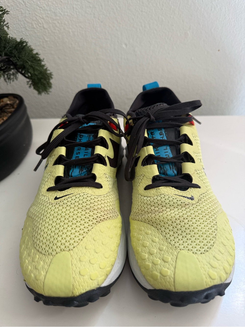 Nike Wildhorse 7 Women size 10 yellow and Black Trail Running Shoes with Blue - Picture 2 of 14